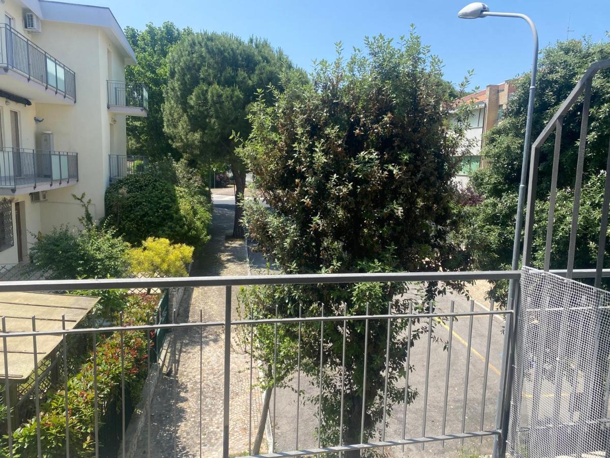 Via Pesaro A/C Daire Marcelli Dış mekan fotoğraf